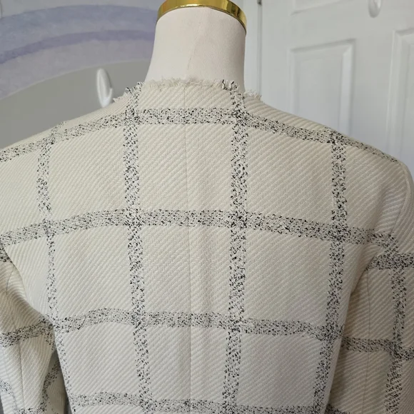 Ann Taylor | 10 | Raw Hem Windowpane Tweed Blazer - Picture 6 of 14